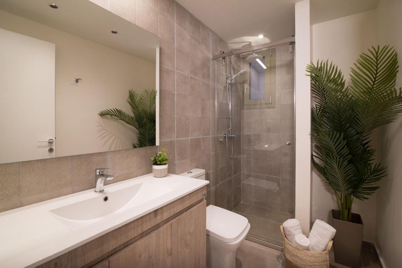 Modern Apartments, In Centre Apartment *